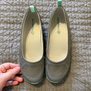 Womens Merrell hiking Slip on Shoes castle rock